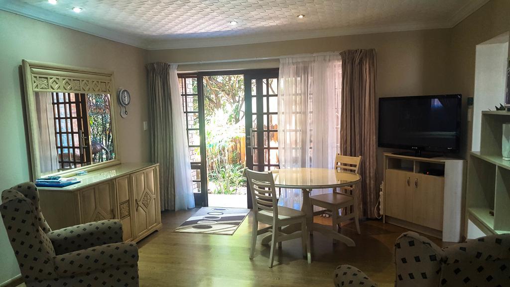 Aark Guest Lodge Vanderbijlpark Exterior foto